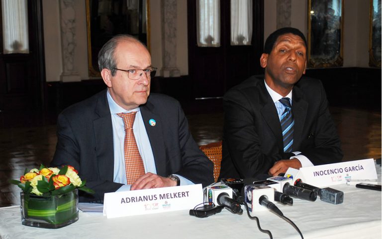 Inocencio García y Adrianus Melkert