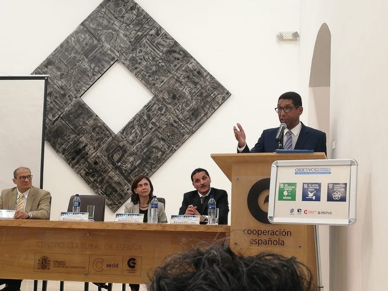 foto inocencio diplomado