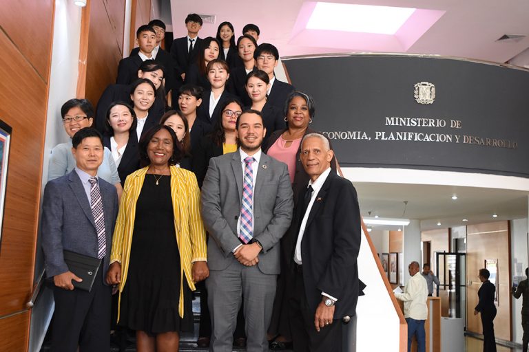 ENTREGA DE 16 VOLUNTARIOS KOREANOS - 02