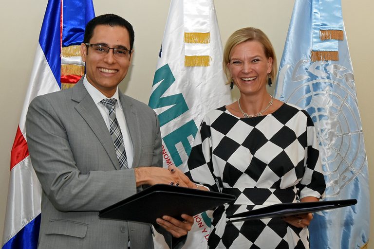 MEPyD y PNUD - Firman acuerdo para impulsar los ODS y la END - 08