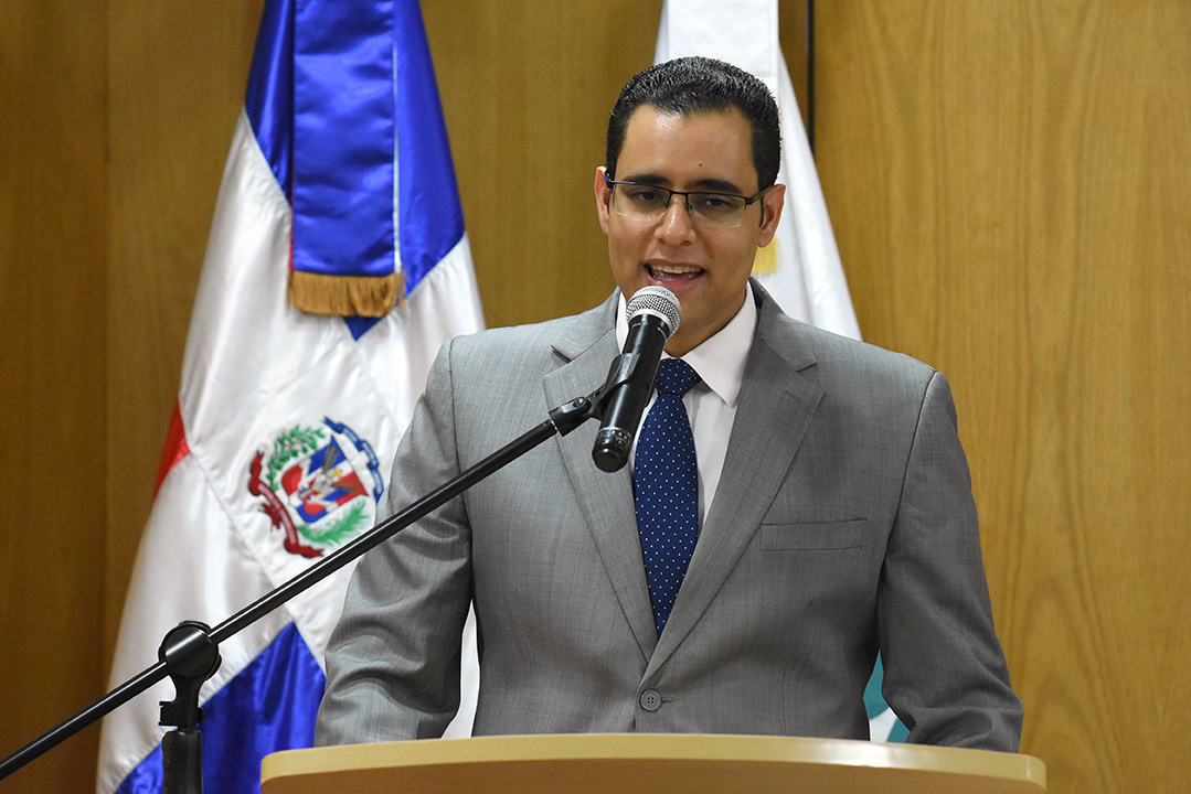 El ministro de Economía, Juan Ariel Jiménez, valora los esfuerzos del equipo de liderazgo y colaboradores del Centro Nacional de Fomento y Promoción de las Asociaciones Sin Fines de Lucro (CASFL).