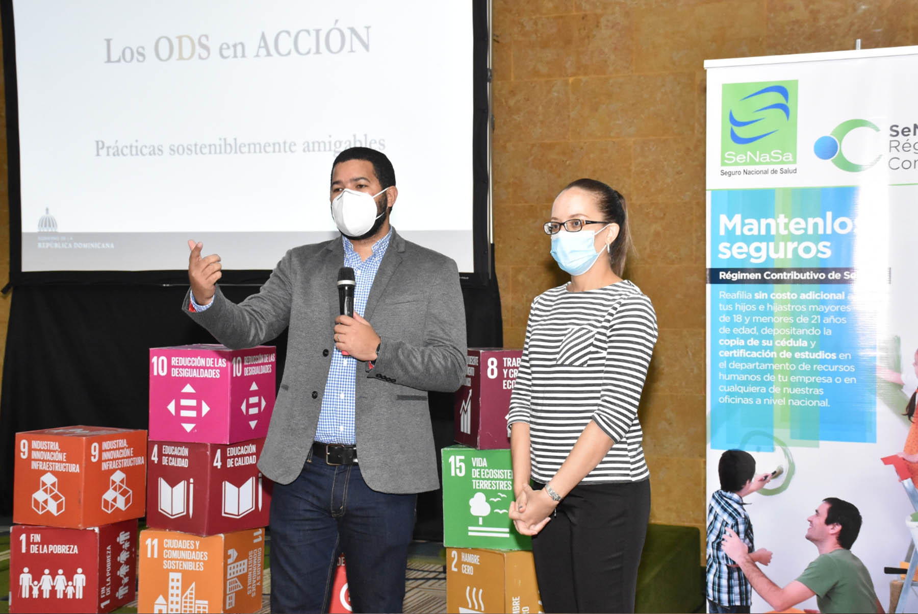 La presentación versó sobre los antecedentes de los Objetivos de Desarrollo Sostenible, sus objetivos y metas y la situación de la Agenda 2030 en la República Dominicana.