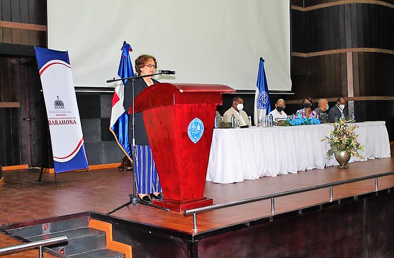 La gobernadora de Barahona, Diones Maribel González, expresó que la constitución del Consejo de Desarrollo Provincial de Barahona promoverá la creación de una arquitectura enfocada en reducir la pobreza con equidad de género, protección del medio ambiente en el marco del desarrollo sostenible a favor de una Barahona para todos y todas. 