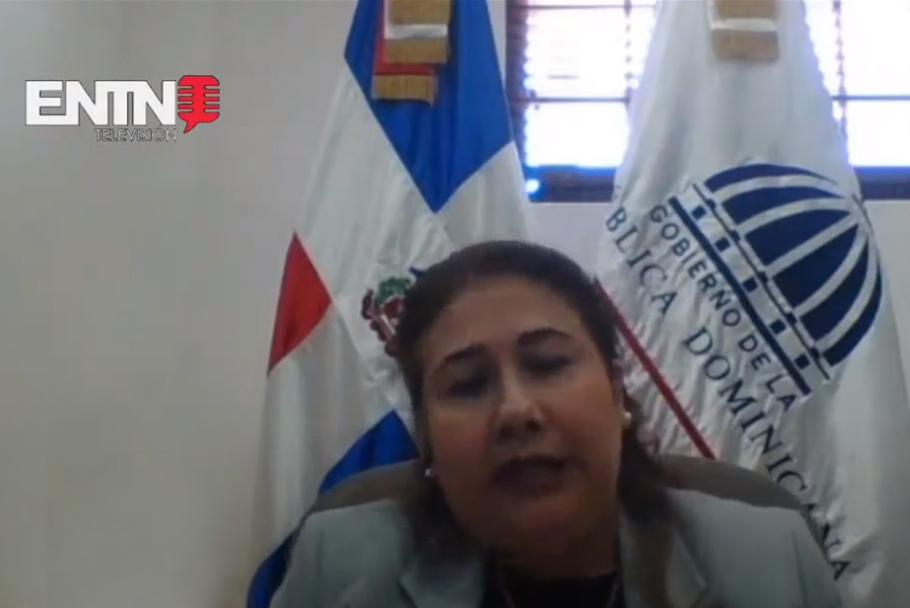 Vielka Polanco, directora ejecutiva del CASFL del Ministerio de Economía, Planificación y Desarrollo, entrevistada por Roberto Cavada, Miralba Ruíz y José Enrique Pintor en el programa “Esto no tiene nombre”, que se transmite por la emisora 95.7 FM, la Nota Diferente.