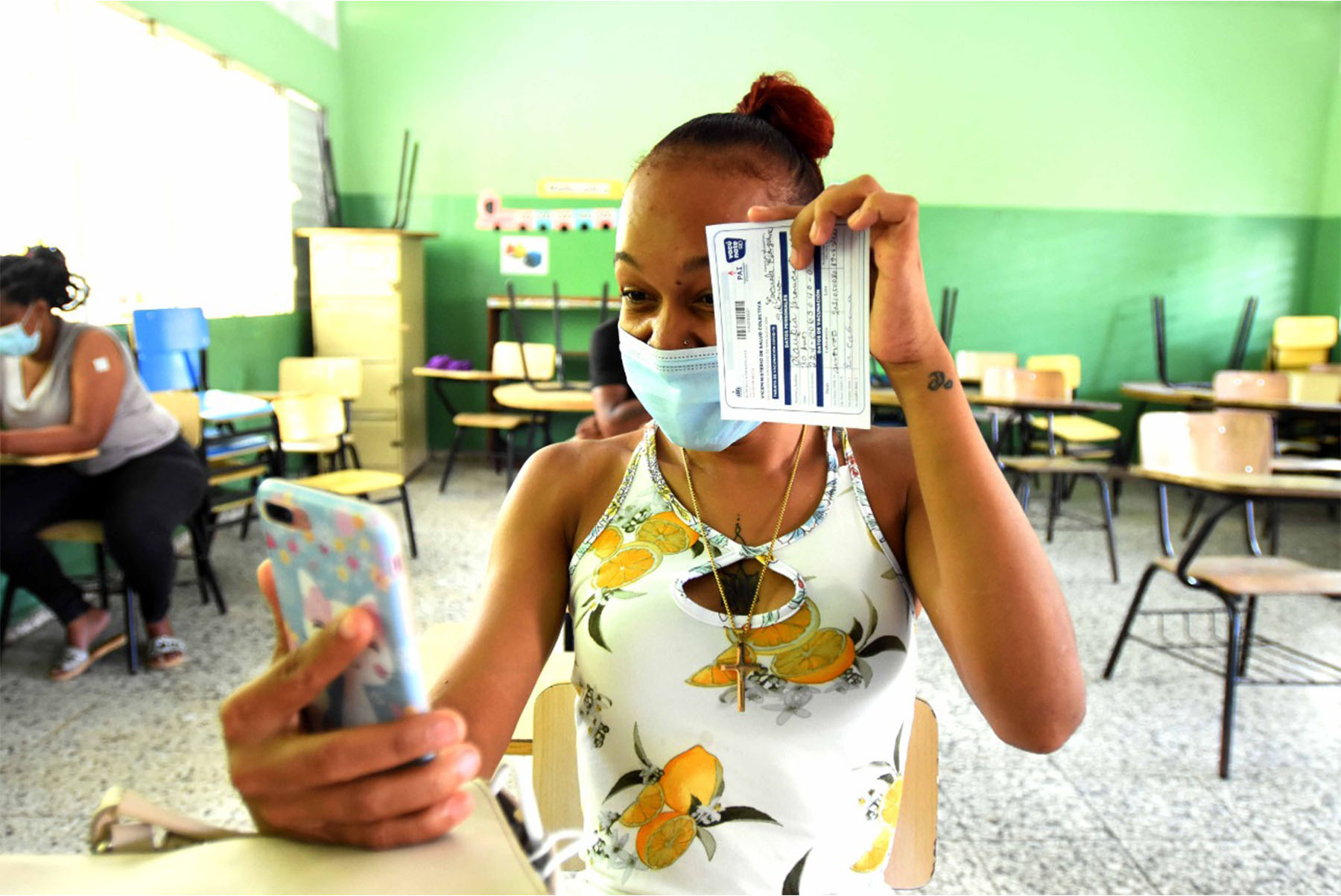 Residentes de todas las edades de Hato Nuevo acogieron la llamada del Ministerio de Economía, Planificación y Desarrollo de vacunarse contra la COVID19