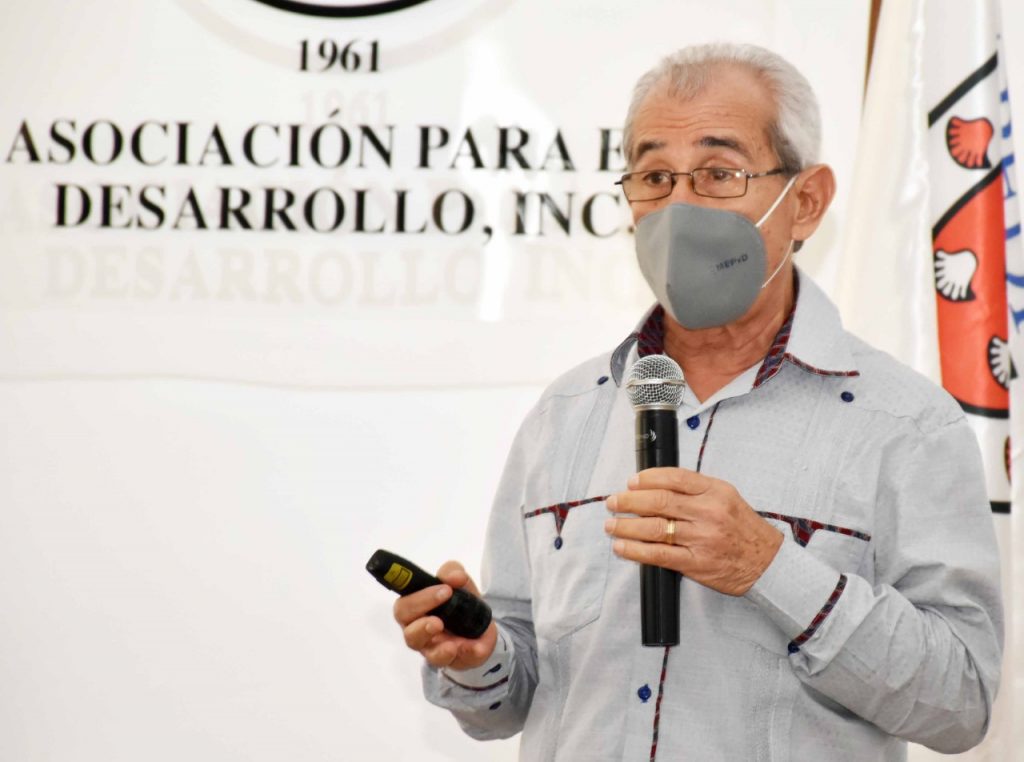 El director del Instituto Geográfico Nacional, “José Joaquín Hungría Morell”, Bolívar Troncoso, disertó sobre los planes cartográficos para Santiago y puso a disposición de los santiagueros los equipos técnicos del organismo para la solución de los problemas.