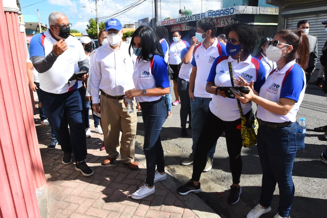 Ministerio de Economía, ONE y la Comisión Municipal de Maimón dan inicio a la primera prueba censal tecnológica