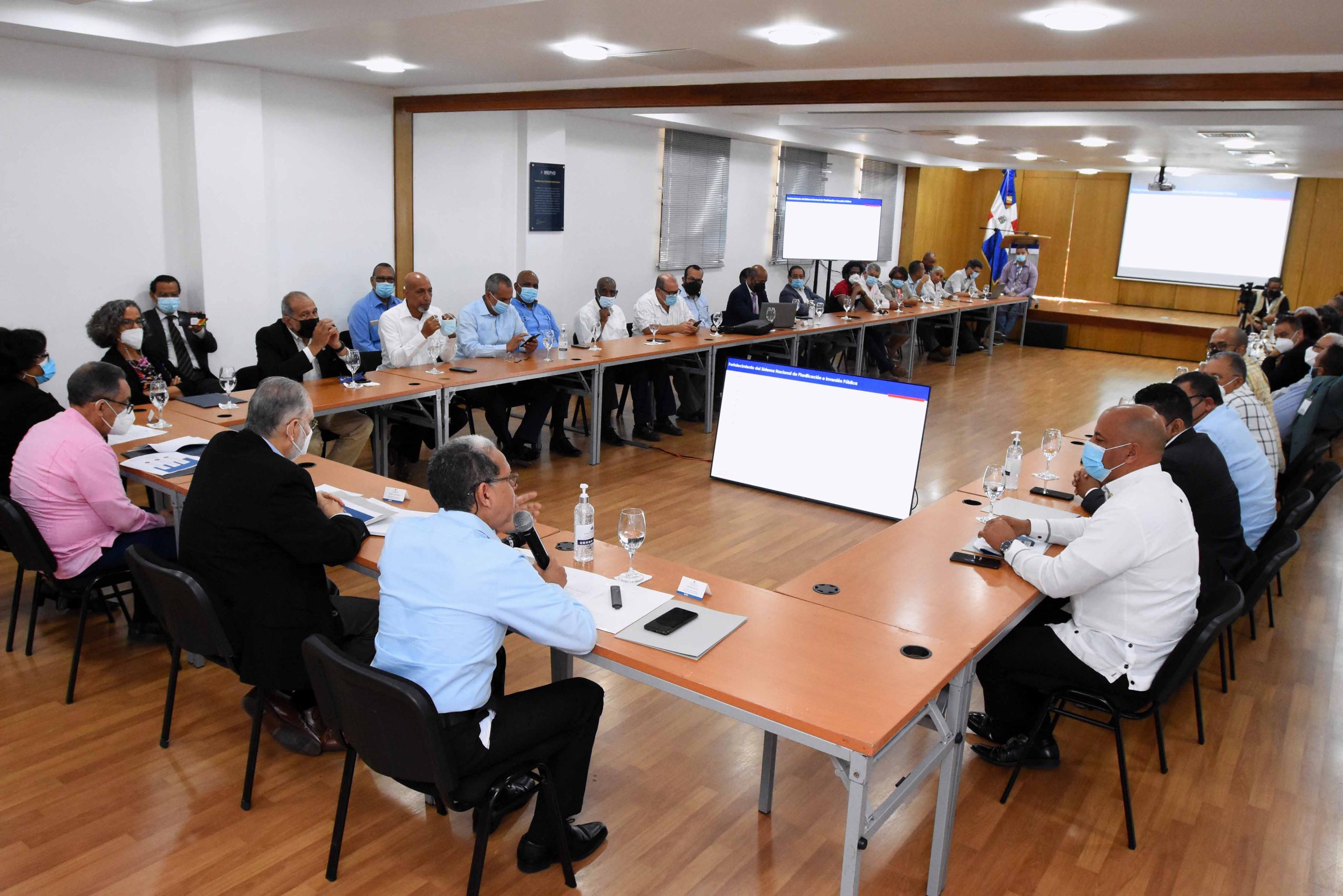 En la presentación de resultados de las iniciativas del Viceministerio de Ordenamiento Territorial y Desarrollo Regional participaron municipalistas y representantes de la sociedad civil.