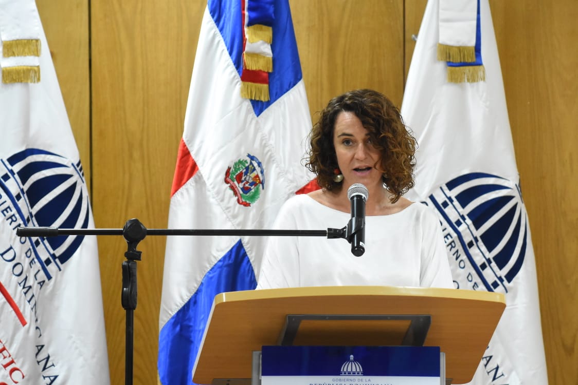 La directora de Análisis de Pobreza, Desigualdad y Cultura Democrática del Ministerio de Economía, Planificación y Desarrollo, Rosa Cañete Alonso.