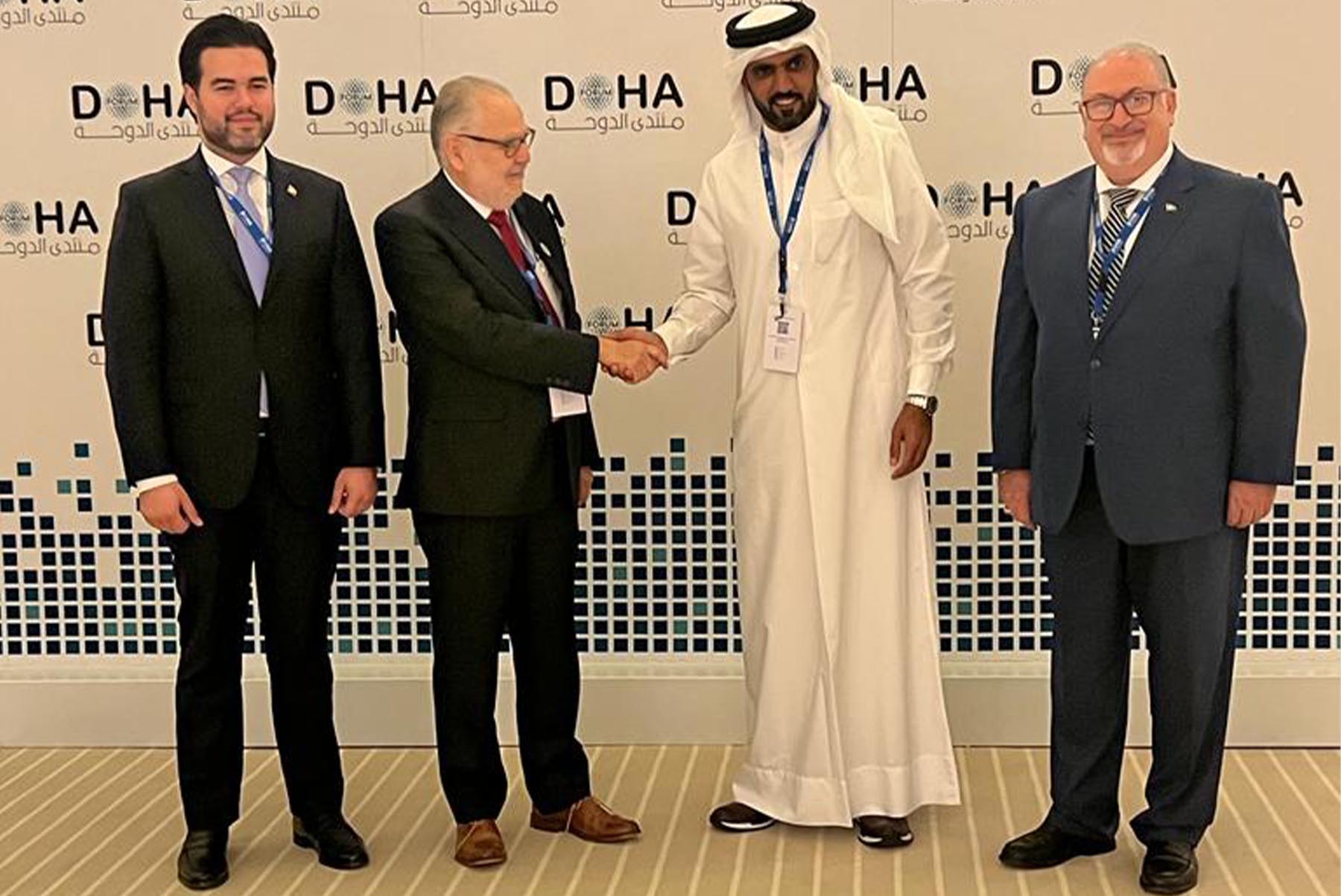 El ministro de Economía, Planificación y Desarrollo, Miguel Ceara Hatton, participó en “Los Debates de Doha”, en Qatar.