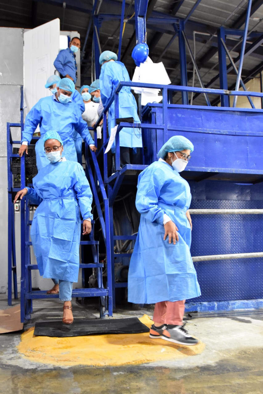 Recorrido instalaciones Mipymes de la Cadena de Valor de Frutas Procesadas: empacadora Antonio R. Taveras Agroindustrial, ubicada en la provincia de Santiago.