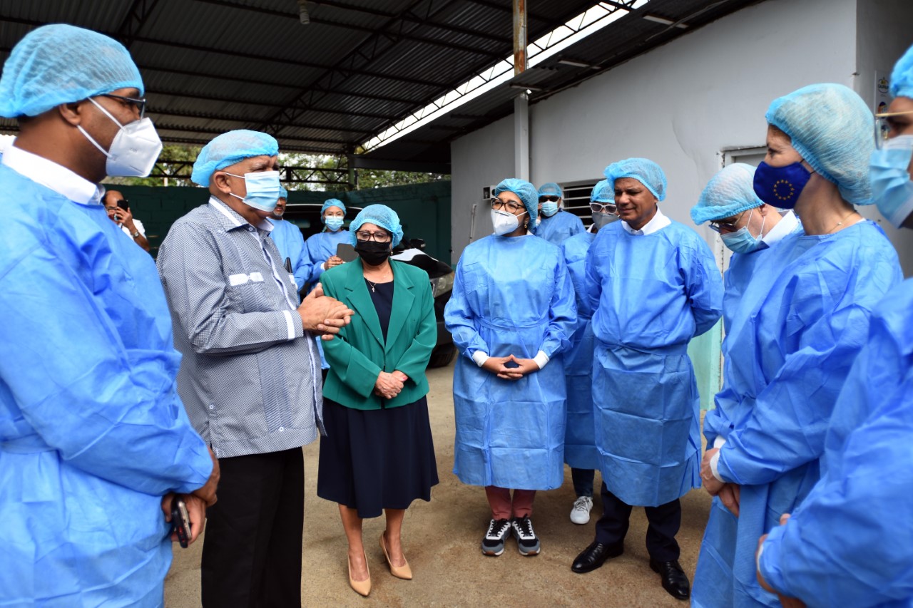 Recorrido instalaciones Mipymes de la Cadena de Valor de Frutas Procesadas: empacadora Antonio R. Taveras Agroindustrial, ubicada en la provincia de Santiago.