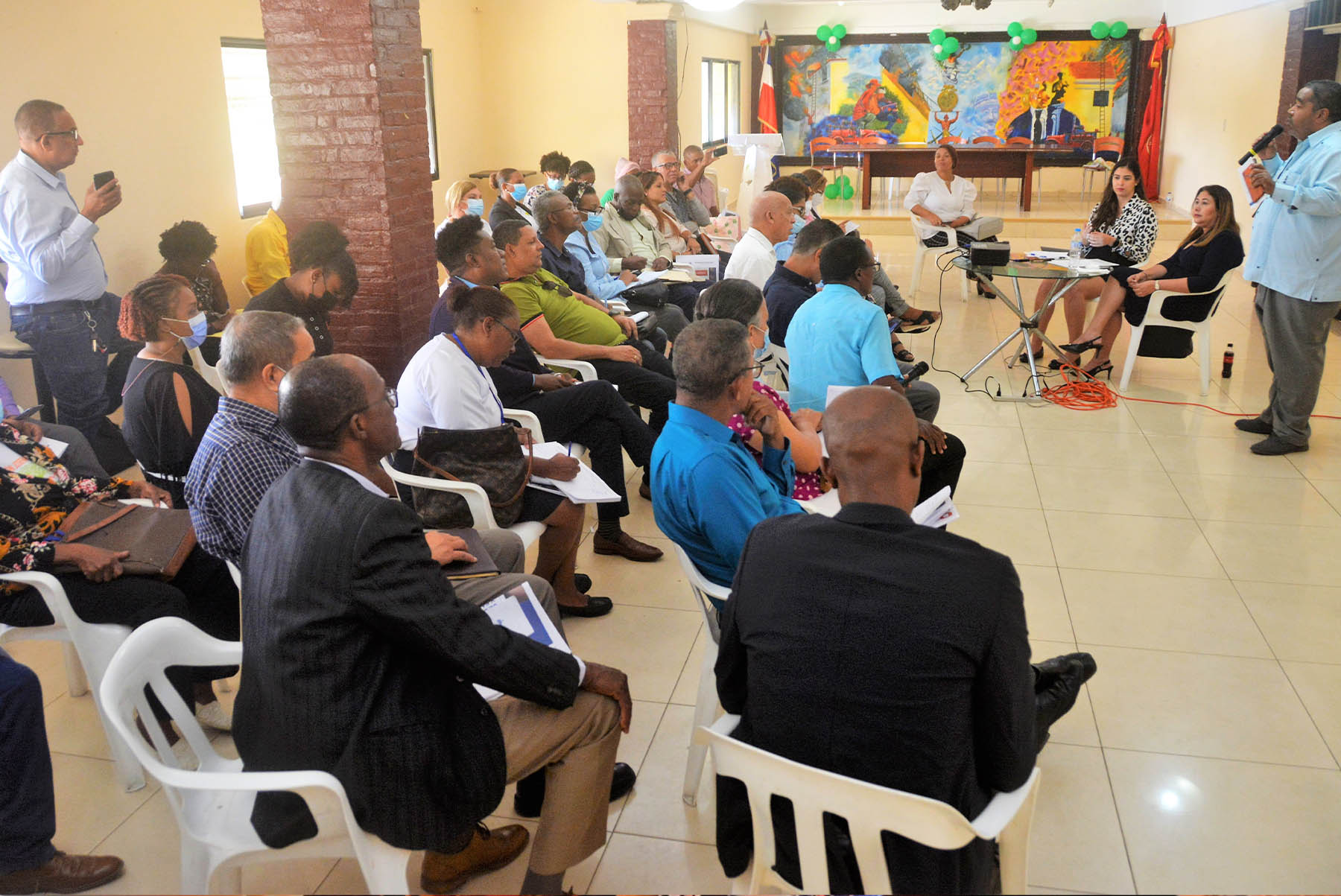 Representante de la sociedad civil en el diálogo.