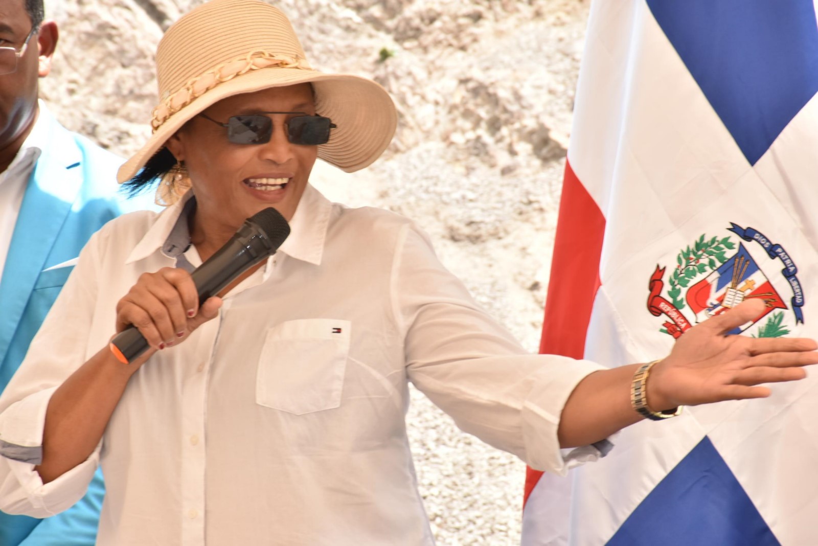 La alcaldesa de Peralta, Magnolia Ramírez agradeció la presencia de la delegación del Ministerio de Economía y del Voluntariado de la institución.