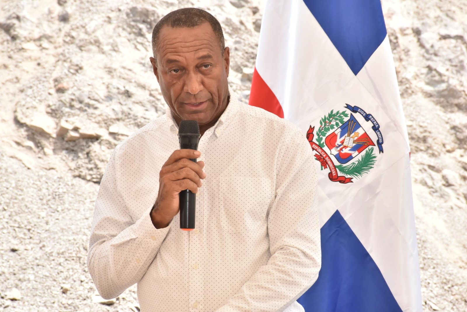 Ministerio de Economía anuncia la erogación de recursos del Fondo de Cohesión Territorial destinados a la construcción de obras públicas en el municipio de Peralta, provincia de Azua