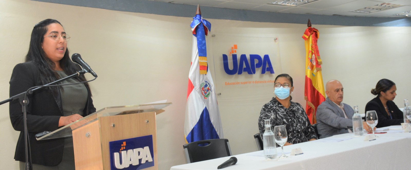 Pamela Polanco Jorge, encargada del departamento de Negociación de la Dirección General de Cooperación Bilateral del Ministerio de Economía, Planificación y Desarrollo, en el acto de entrega de equipos “Recuperación de medios de vida para micro y pequeños emprendedores afectados por la crisis del COVID- 19 en áreas sub-urbanas deprimidas en Santo Domingo”,