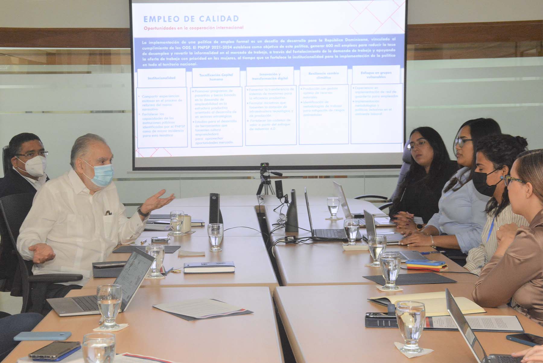 • Miguel Ceara Hatton, ministro de Economía, Planificación y Desarrollo encabeza encuentro de socialización del Plan Nacional Plurianual de Cooperación Internacional No Reembolsable.