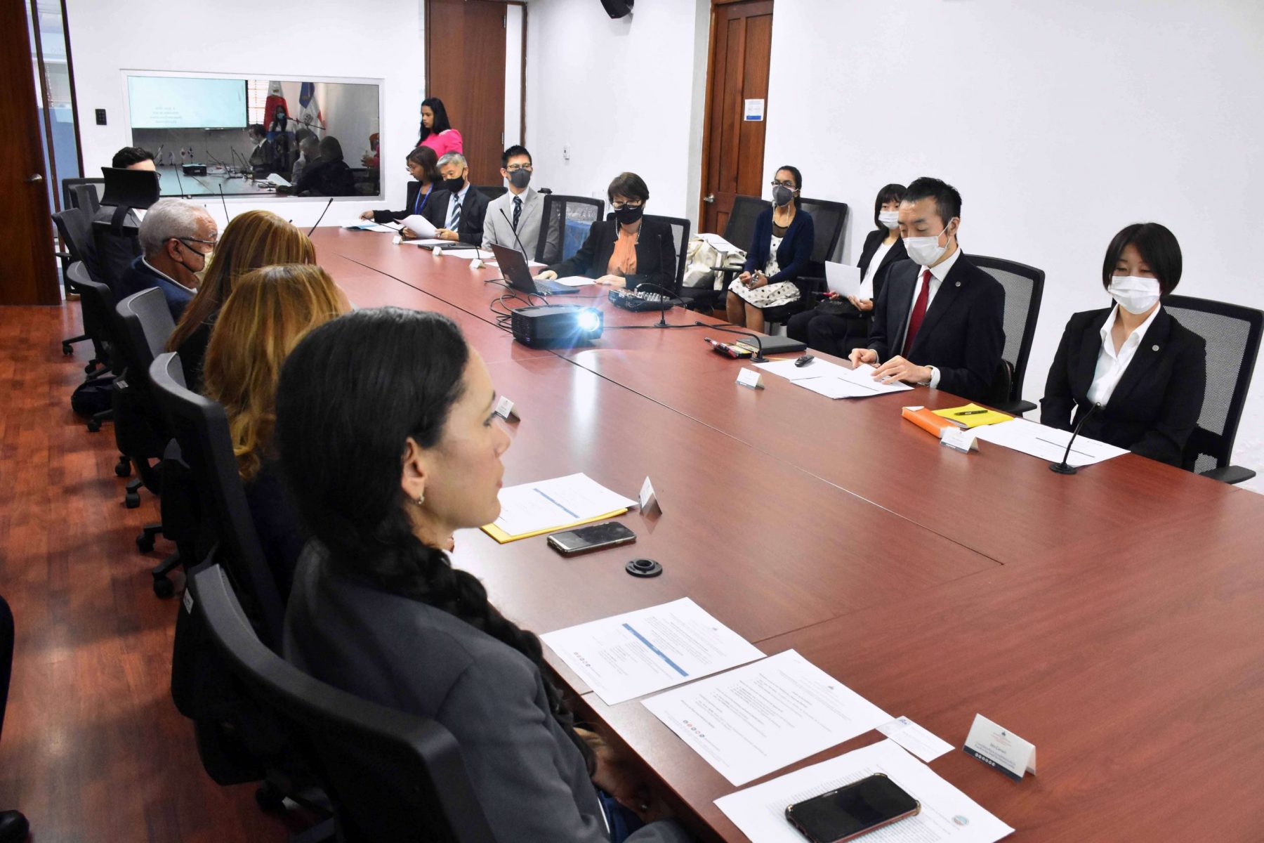 MEDIO TERMINO VOLUNTARIO JAPONESES