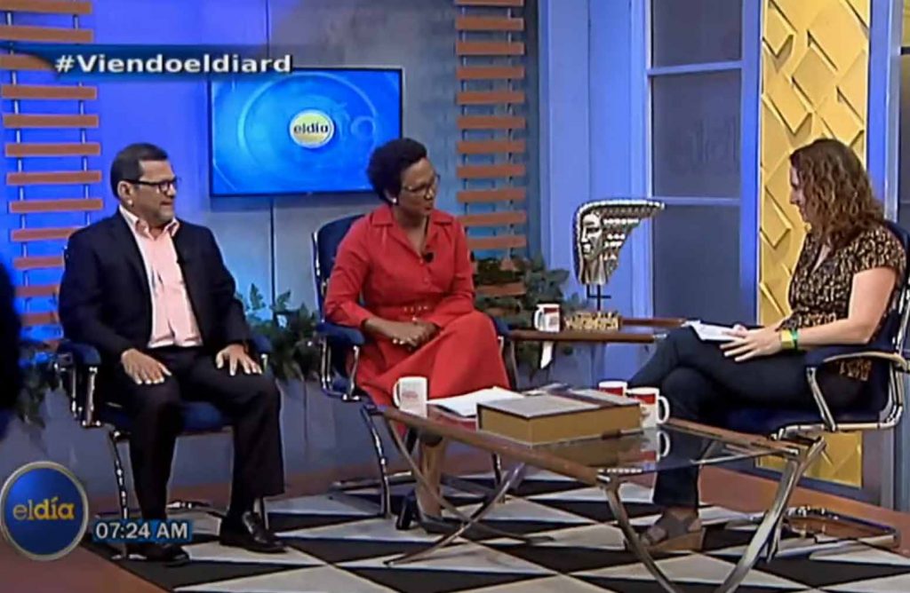 La directora de Análisis de Pobreza, Desigualdad y Cultura Democrática del Ministerio de Economía, Planificación y Desarrollo, Rosa Cañete Alonso, entrevistada por la periodista Edith Febles, y el periodista German Marte, en el programa El Día, que se transmite por Telesistema, Canal 11, a partir de las 6:00 de la mañana.