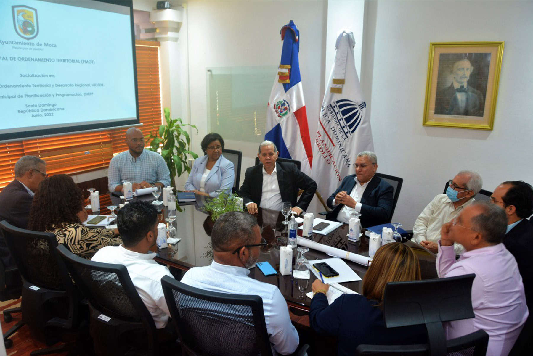 La presentación del plan de desarrollo municipal de moca tuvo lugar en el VIOTDR.