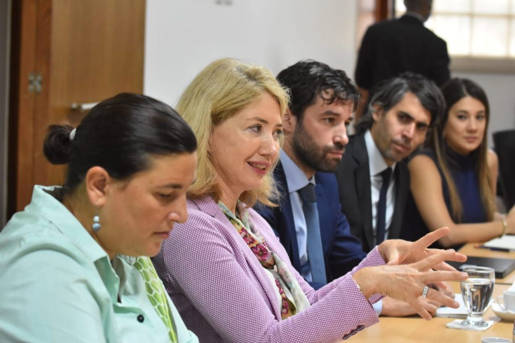 embajadora de UE y equipo de OCDE dialogan sobre alcance de Estudio Multidimensional