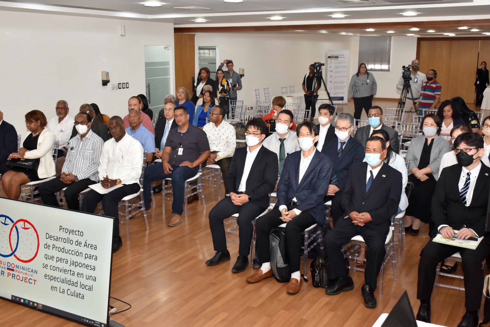 República Dominicana y Japón lanzan proyecto para producir peras japonesas en Constanza