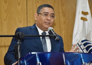 El viceministro de Análisis Económico y Social, Alexis Cruz, convidó al nuevo incumbente a continuar la labor de Ceara Hatton.