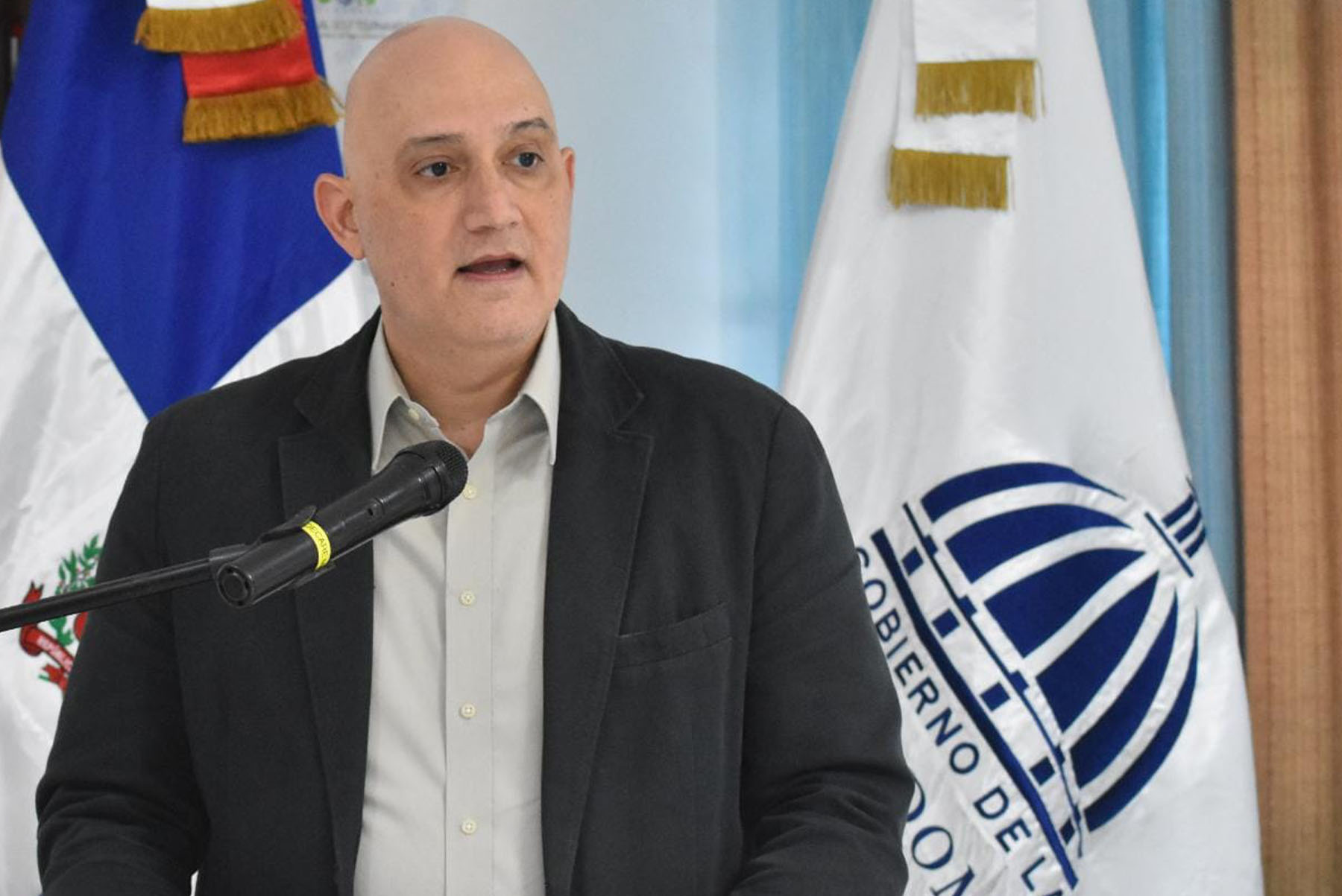 El ministro de Economía, Planificación y Desarrollo, Pável Isa Contreras, en el diálogo con las gobernadoras.