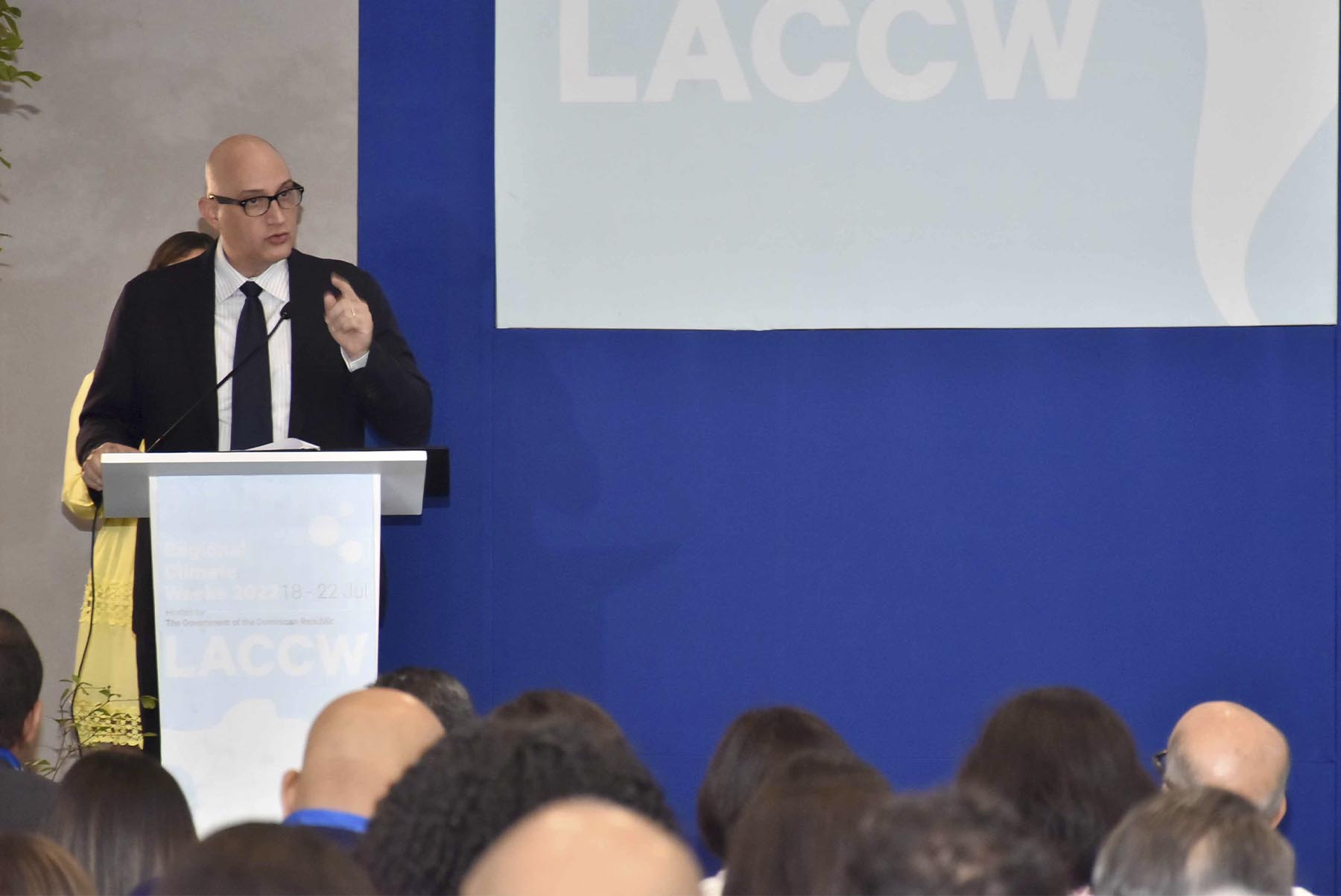 El ministro de Economía, Pável Isa Contreras, durante la conferencia para el lanzamiento del Plan de Acción de la NDC-RD 2022-2025, en la Semana del Clima 2022.