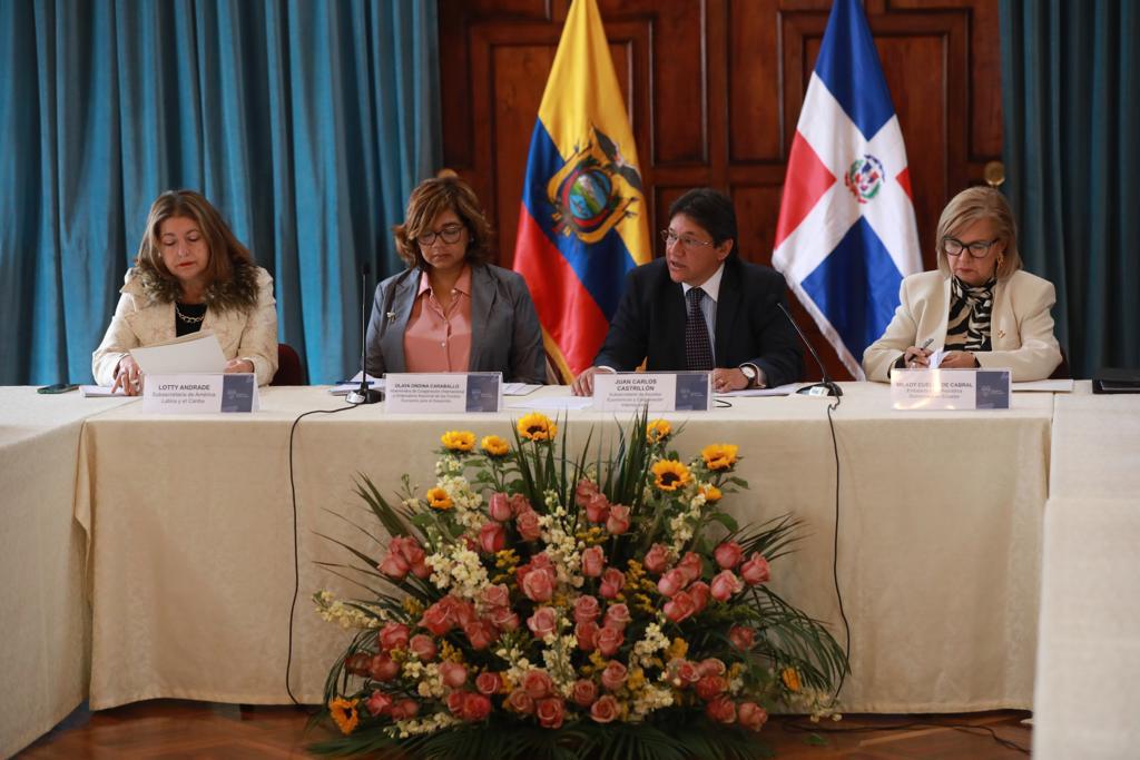 Celebracion-de-la-V-Reunion-entre-Ecuador-y-RD-