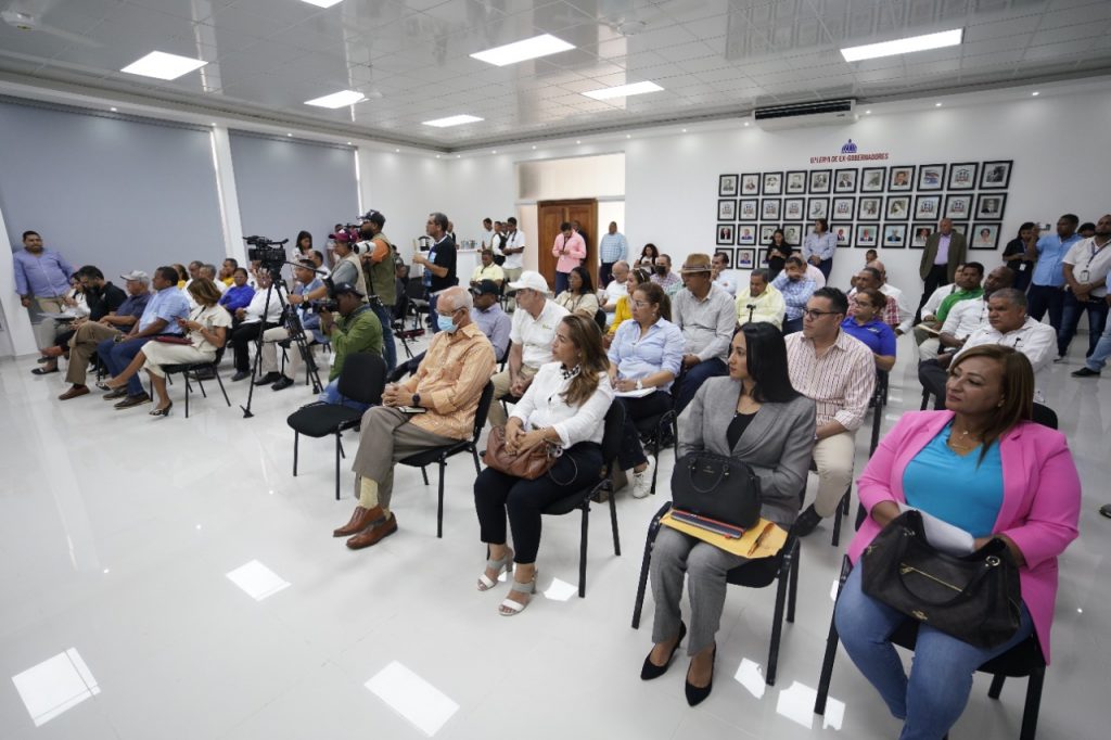 Bananeros de la región Cibao Noroeste acuden a encuentro para abordar Desarrollo del Puerto Manzanillo.