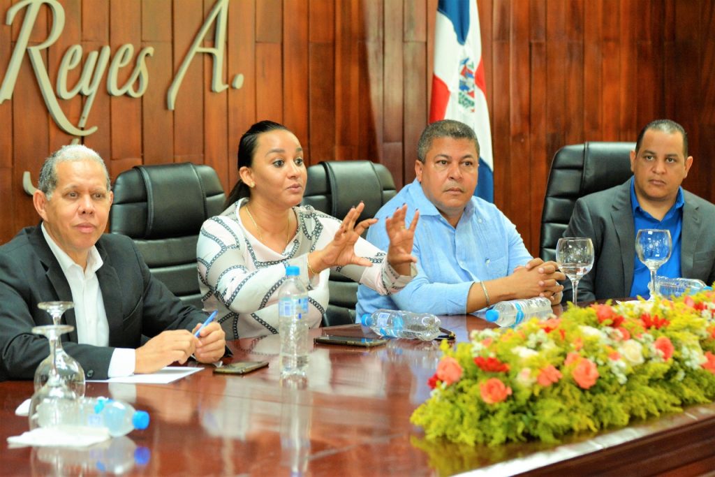 La gobernadora provincial, Daisy Aquino, alabó las conclusiones del encuentro como una muestra más de los lineamientos del gobierno basado en la transparencia, la rendición de cuentas y la democracia participativa. 