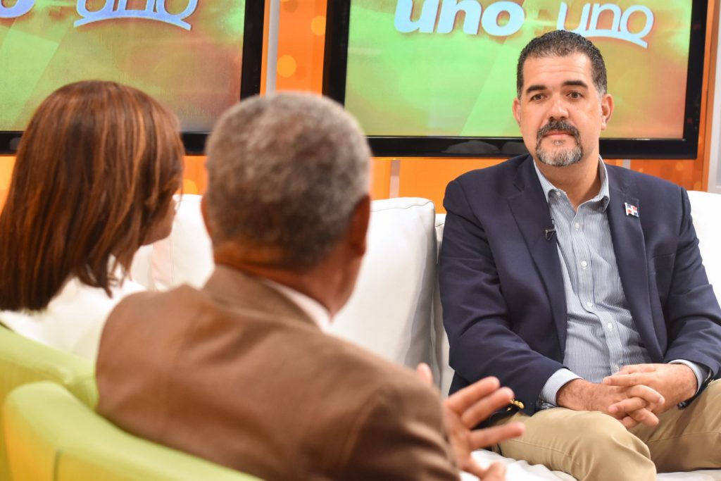 El arquitecto Erick Dorrejo participó en el programa Uno Más Uno Teleantillas canal 2 conducido por los periodista Millizen Uribe y Adalberto Grullón. 