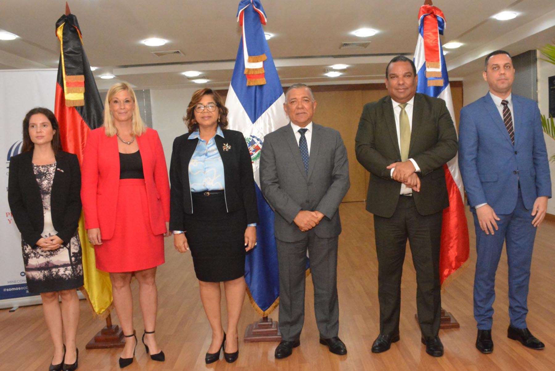 • Olaya Dotel, viceministra de Cooperación Internacional del Ministerio de Economía, Planificación y Desarrollo encabeza acto de inicio del proyecto de Cooperación Triangular “Asesoría e Intercambio de Experiencias en la Formulación e Implementación de Políticas y Planes de Largo Plazo en el Sector Energético que Respalden la Carbono Neutralidad”