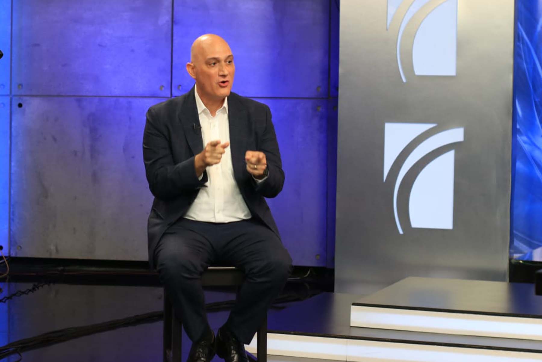 El ministro de Economía Pável Isa Contreras participa en el programa especial de Alicia Ortega, junto a los economistas Magín Díaz, Bernardo Vega, Haivanjoe NG Cortiñas y Juan Ariel Jiménez, exministro de Economía; también, la politóloga Rosario Espinal.