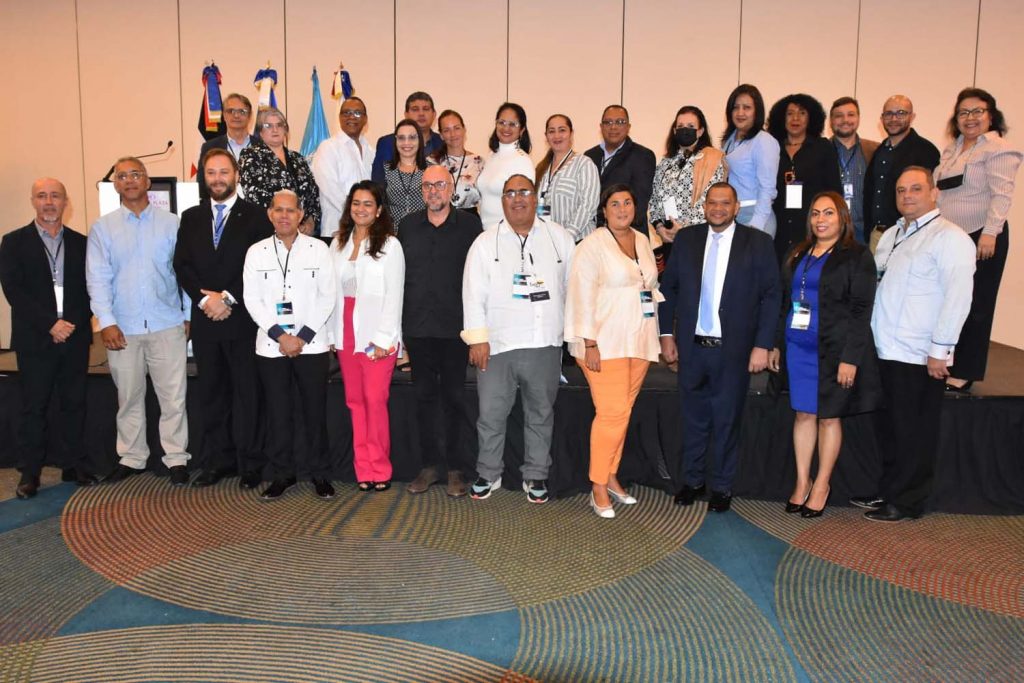 El viceministro de Ordenamiento Territorial y Desarrollo Regional, Domingo Matías, participa en el Foro Ciudades Incluyentes.