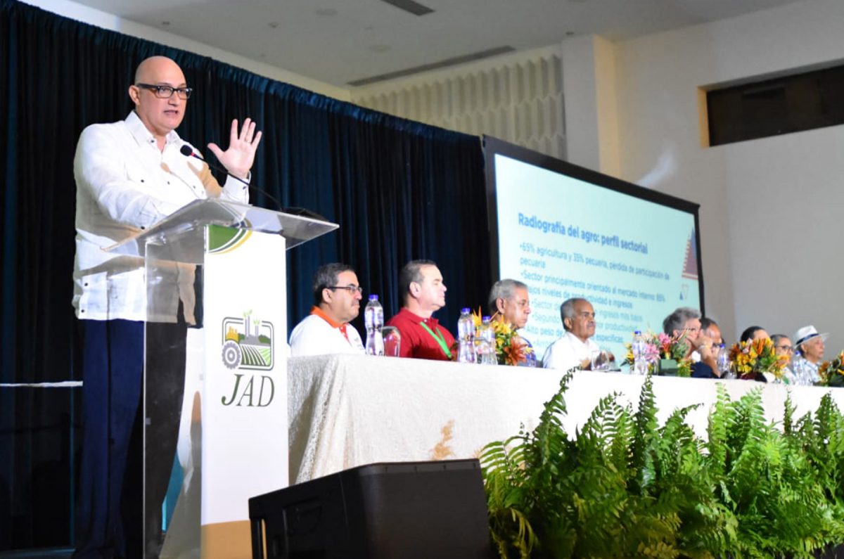 El Ministro de Economía, Planificación y Desarrollo, Pável Isa Contreras, refirió que sin transformación agrícola no hay desarrollo rural y la modernización agrícola debe ser motor económico del desarrollo rural.