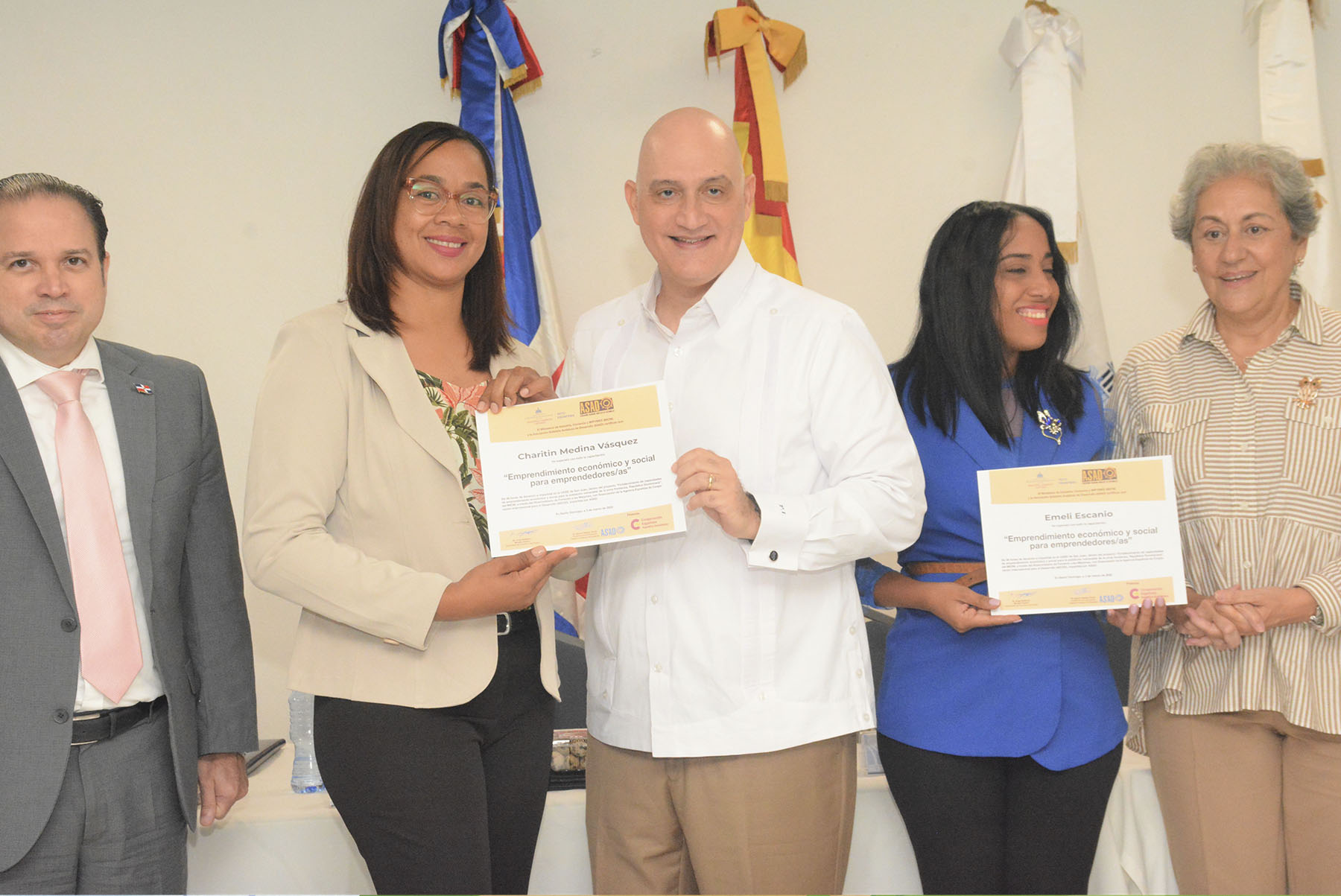 Pável Isa Contreras, ministro de Economía, Planificación y Desarrollo, participa en el acto de cierre del proyecto “Desarrollo de capacidades en la población vulnerable de la zona fronteriza dominicana a través de la promoción del emprendimiento económico y social, Fase I (Reto Frontera).