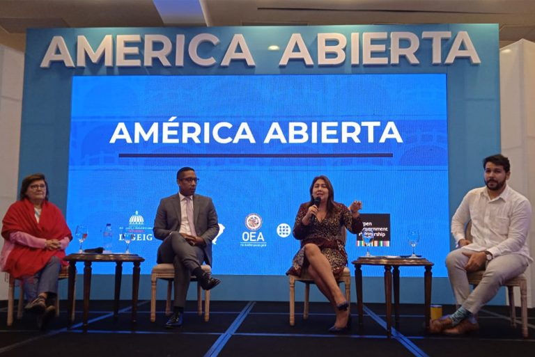 Vielka Polanco, directora del CASFL, participa en panel Gobernanza Democrática y Rendición de Cuentas en la Gestión de las Políticas Públicas