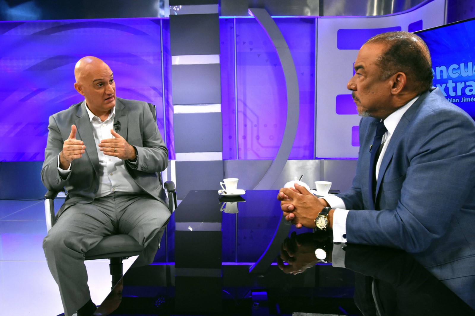 El ministro de Economía, Planificación y Desarrollo, Pável Isa Contreras, entrevistado en el programa Encuentro Extra con el periodista Cristhian Jiménez, que se transmite los sábados a las 7:00 de la mañana por Color Visión.