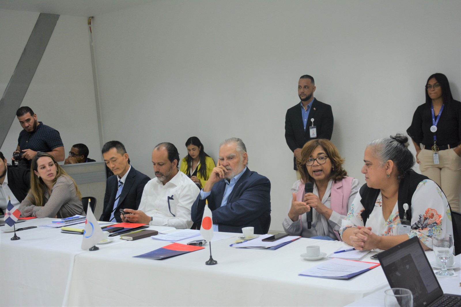 La viceministra Olaya Dotel sostiene que el manejo de los residuos sólidos es uno de los principales desafíos de la gestión ambiental.