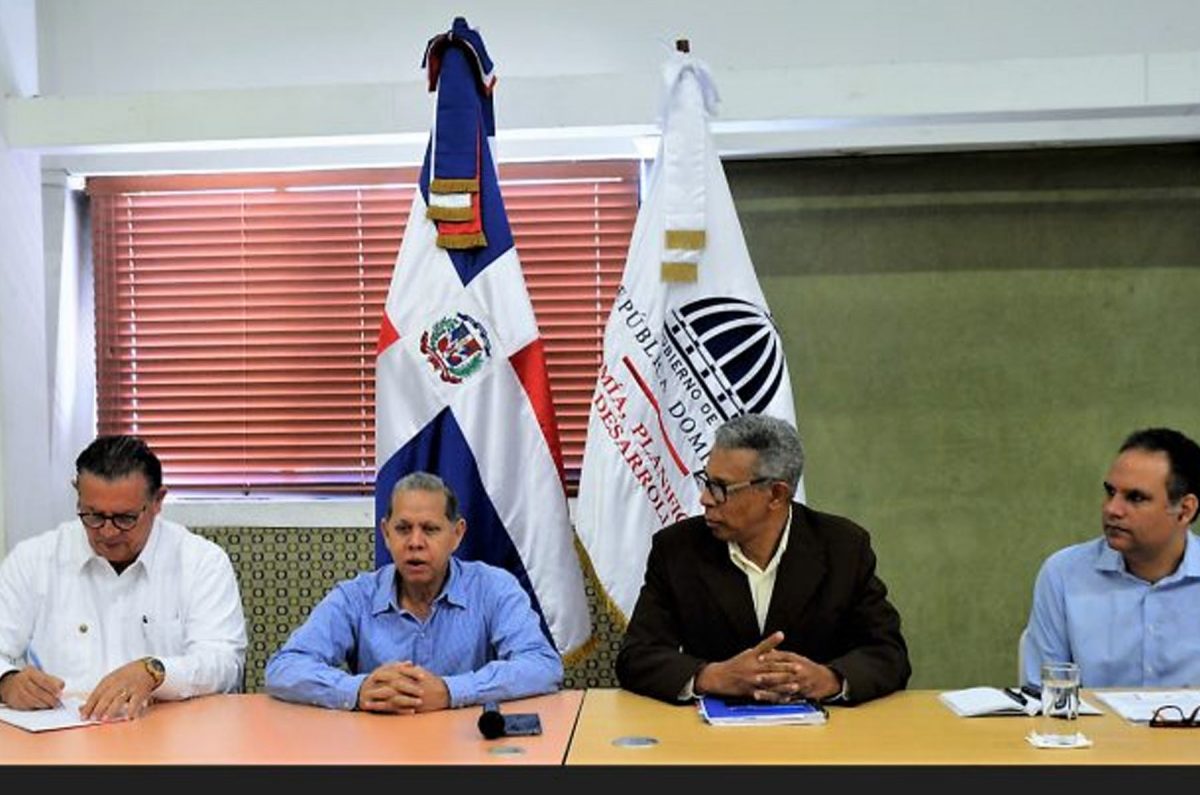 Viceministro Domingo Matías destaca importancia de contar con documentos para el ordenamiento territorial.