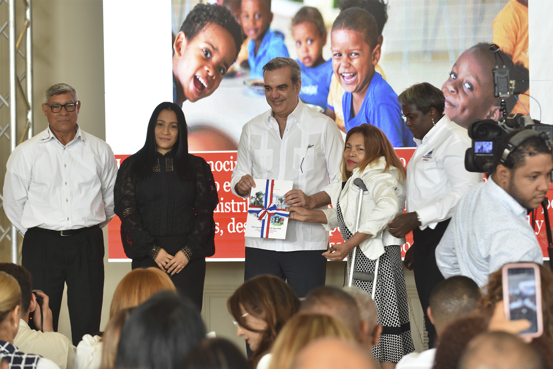 Gobierno lanza Plan Local de Cuidados en municipio de Azua como parte de la estrategia piloto Comunidades de Cuidado