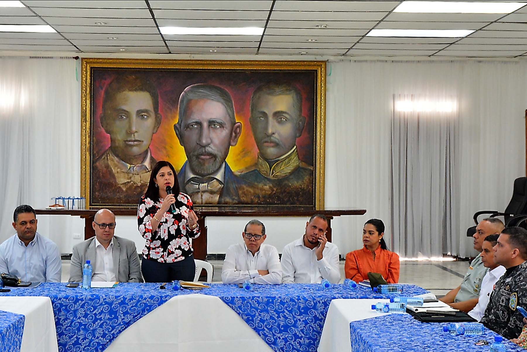 La alcaldesa de Salcedo, María Mercedes Ortiz, garantizó al gobierno y al Ministerio de Economía que el municipio, sus ciudadanos y sus sectores más representativos están comprometidos con la elaboración del plan piloto de Ordenamiento Territorial.
