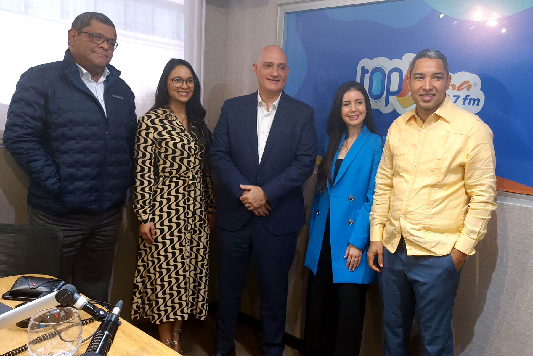 El economista e investigador, Pável Isa Contreras, manifestó que el Gobierno asume con vigor la planificación y resaltó que en este 2023 la inversión pública gira hacia vivienda, agua potable y saneamiento y salud y se articula sinergias entre las diferentes instituciones para lograr resultados en áreas prioritarias.