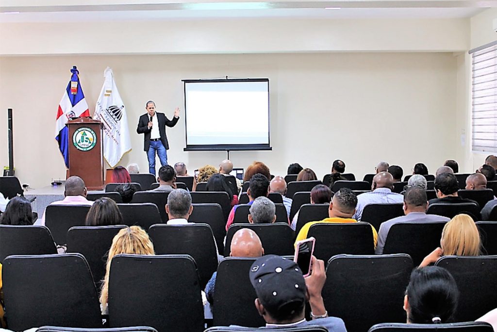 Conferencia viceministro Matías Santo Domingo Oeste