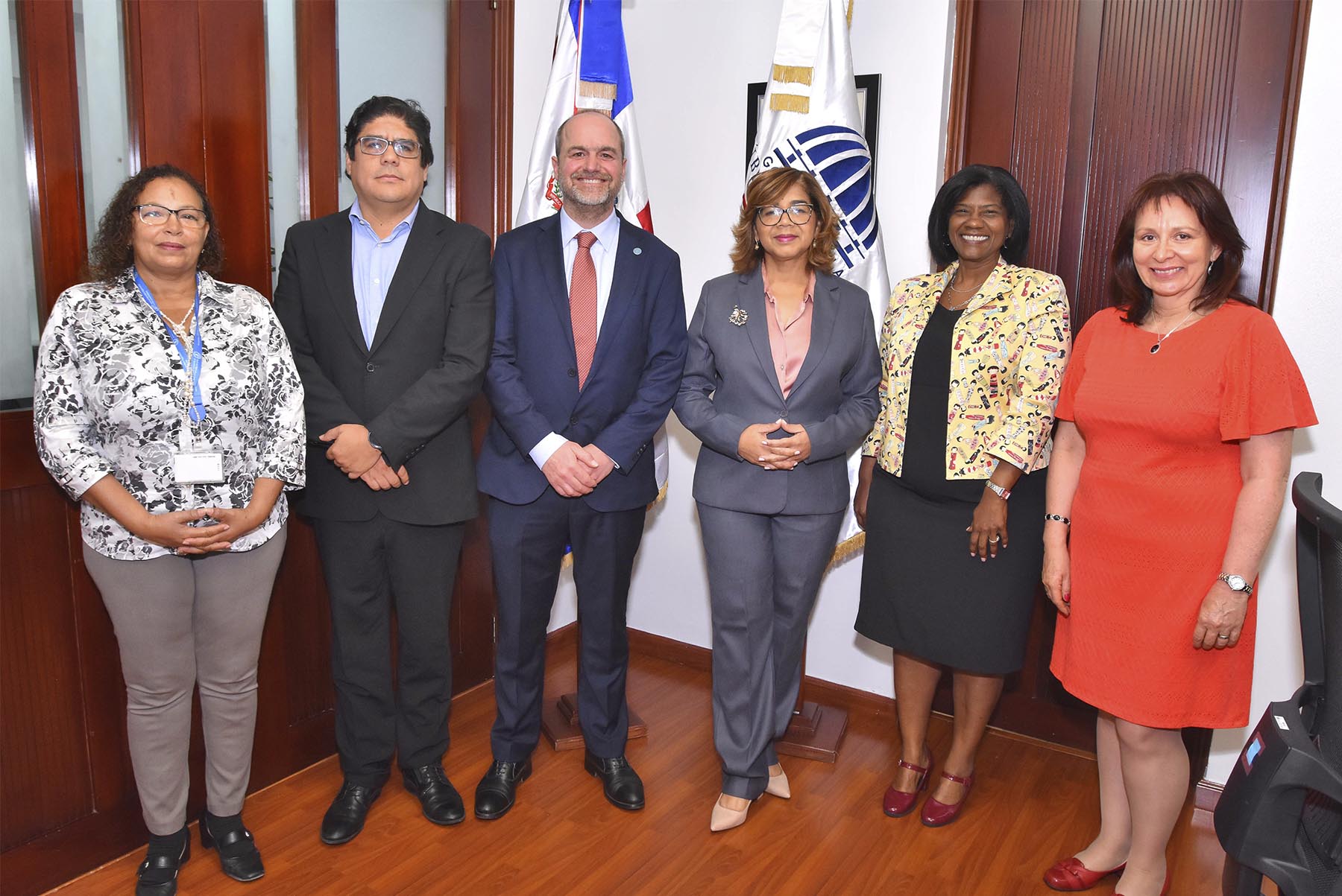 REUNIÓN VICEMINISTRA OLAYA DOTEL CON GILLES VANDEWALLE