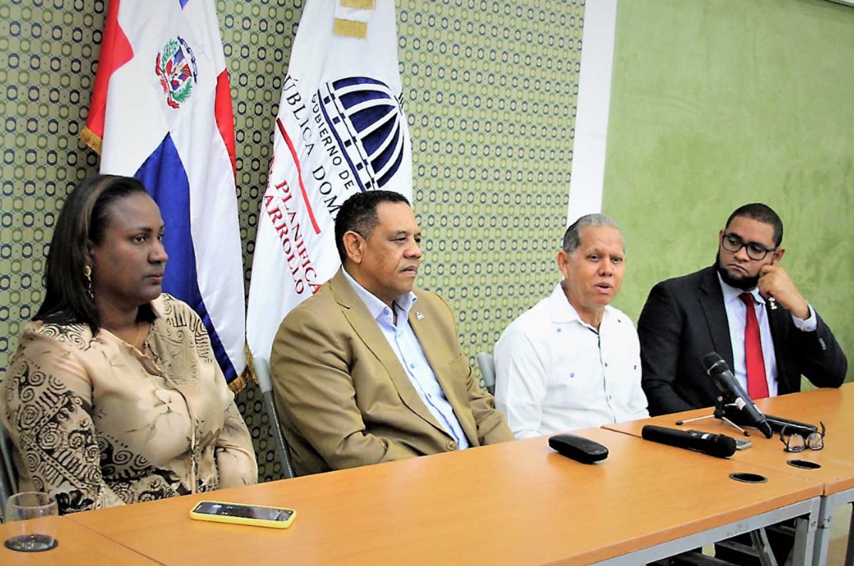 Encuentro de viceministros Domingo Matías y Yamel Valera con alcaldes de El Seibo y Miches
