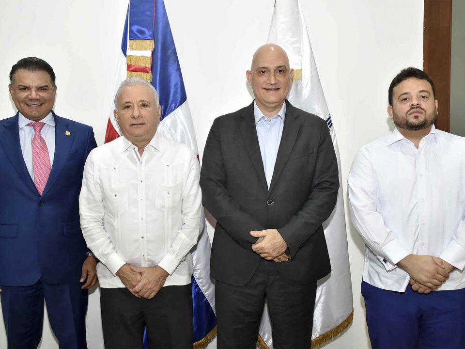 Ministerio de Economía, Fiduciaria Reservas y senador Antonio Taveras