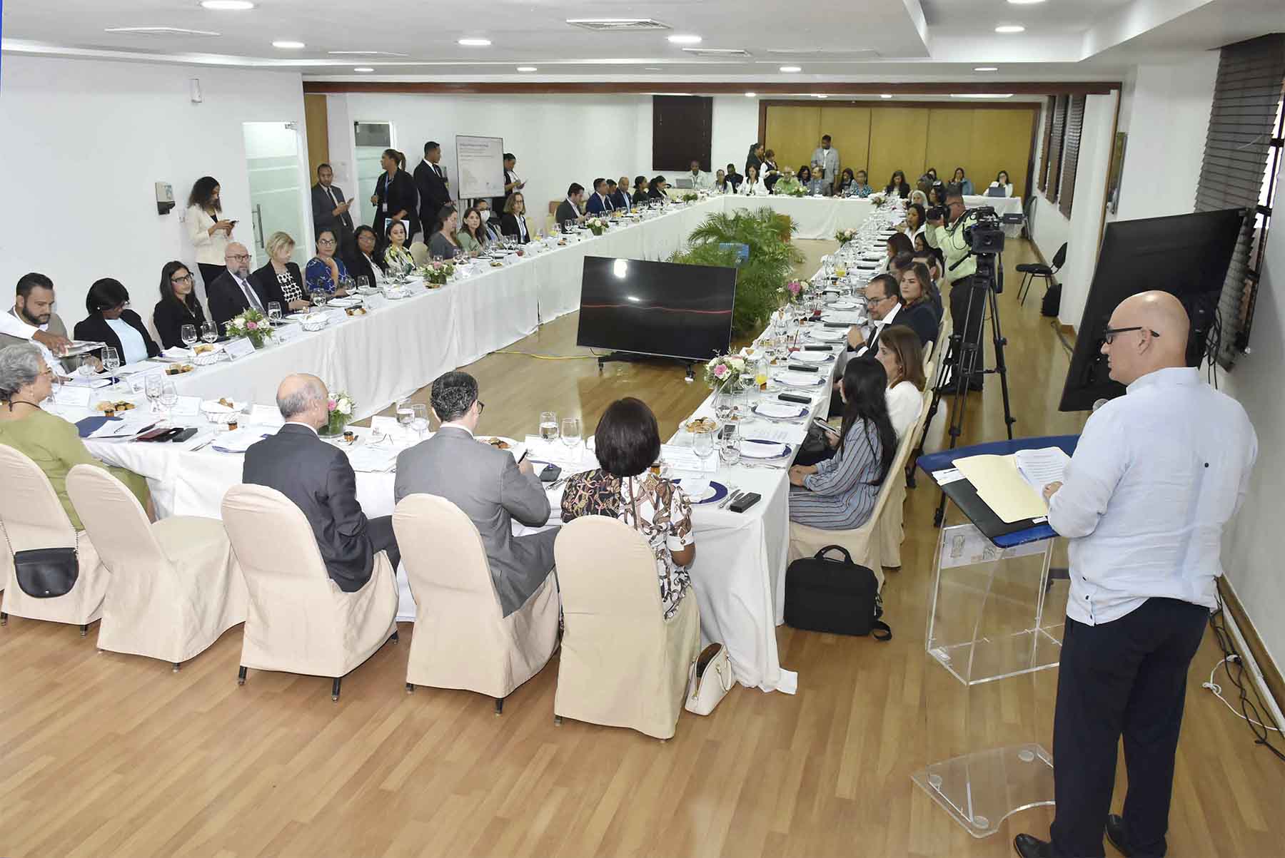 PAVEL ISA CONTREAS DIALOGO CON SECTOR PRIVADO- NACIONES UNIDAS